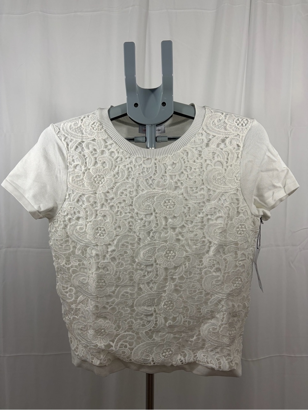 NWT Liz Claiborne Women's Size S White Lace Overlay Short Sleeve Top Super Soft